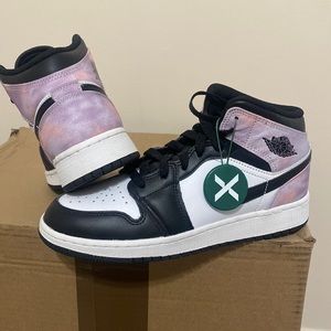 Jordan 1 Mid SE size 5Y